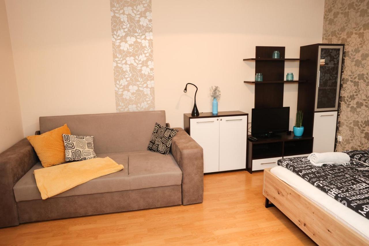 Charming & Unique Apartment In Budapest Vibrant City Center Екстер'єр фото